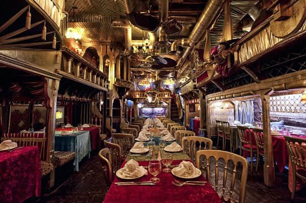 sarastro restaurant